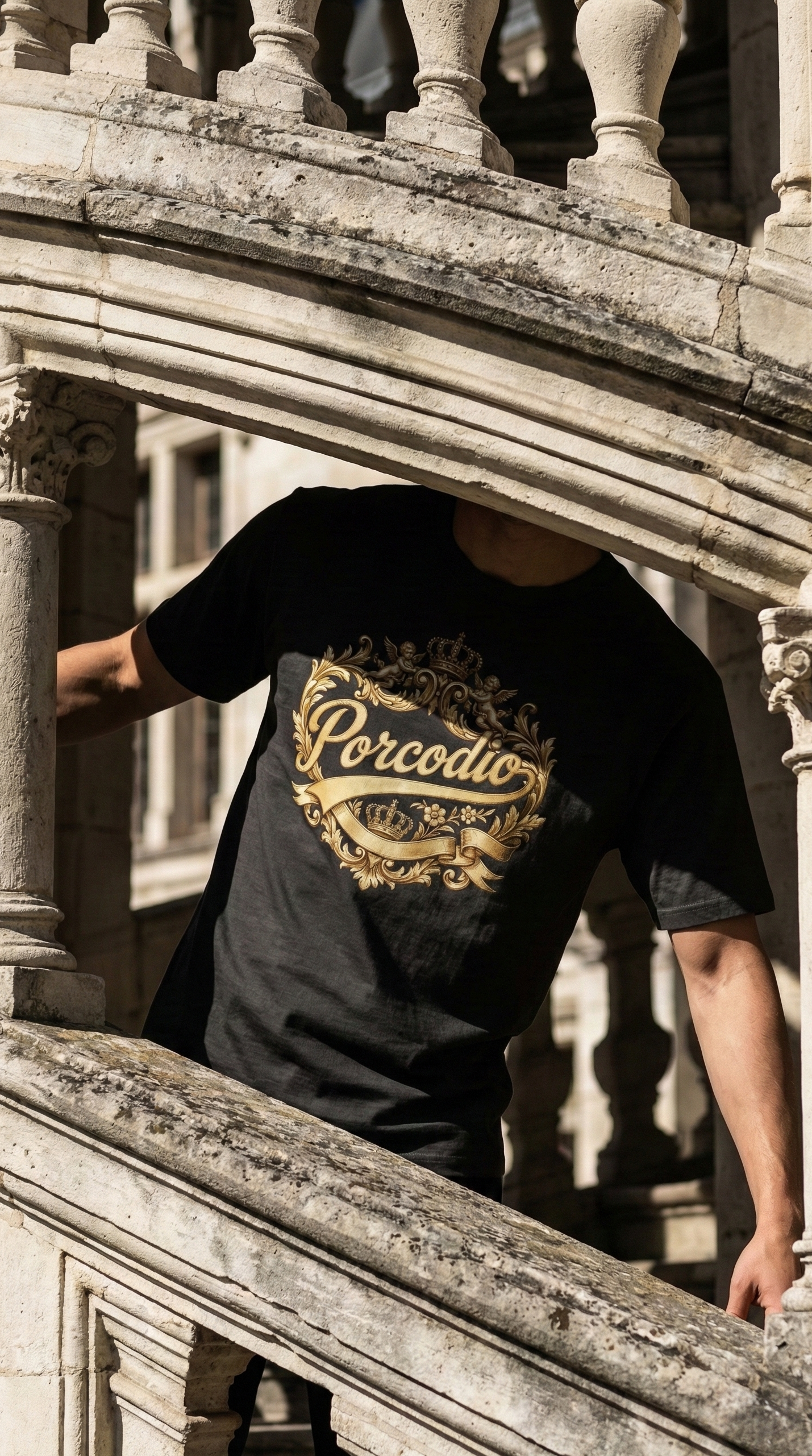 Porcodio® Luxury Only the Rich survive Aternative Logo Sacré-Cœur Oversized faded t-shirt